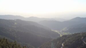 Dieses Bild zeigt eine Webcam-Aufnahme vom Achertal, aufgenommen am Mittwoch, den 08.04.2026 um 19:10 Uhr. Die Temperatur betrug 15.4°C.