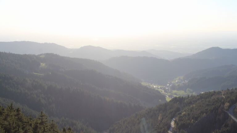 Dieses Bild zeigt eine Webcam-Aufnahme vom Achertal, aufgenommen am Mittwoch, den 08.04.2026 um 19:10 Uhr. Die Temperatur betrug 15.4°C.