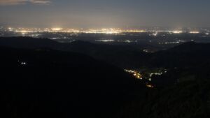 Dieses Bild zeigt eine Webcam-Aufnahme vom Achertal, aufgenommen am Montag, den 04.05.2026 um 03:00 Uhr. Die Temperatur betrug 10.7°C.