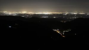 Dieses Bild zeigt eine Webcam-Aufnahme vom Achertal, aufgenommen am Freitag, den 16.01.2026 um 05:00 Uhr. Die Temperatur betrug 4.8°C.