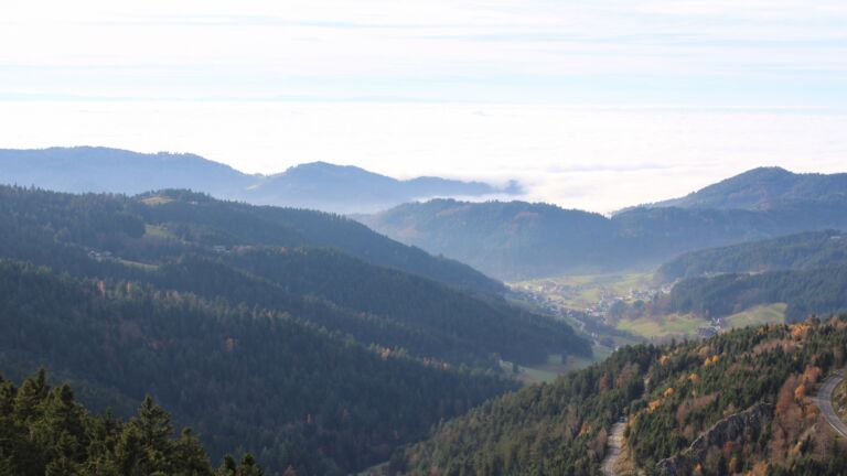 Dieses Bild zeigt eine Webcam-Aufnahme vom Achertal, aufgenommen am Montag, den 10.11.2025 um 15:00 Uhr. Die Temperatur betrug 10.4°C.