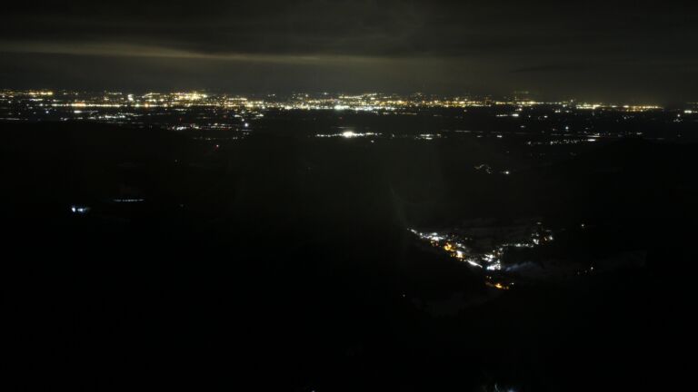 Dieses Bild zeigt eine Webcam-Aufnahme vom Achertal, aufgenommen am Dienstag, den 13.01.2026 um 07:00 Uhr. Die Temperatur betrug 3.8°C.