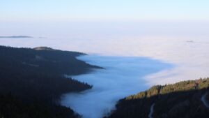 Dieses Bild zeigt eine Webcam-Aufnahme vom Achertal, aufgenommen am Samstag, den 13.12.2025 um 09:30 Uhr. Die Temperatur betrug 8.7°C.