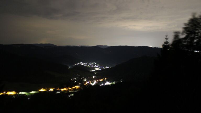 Dieses Bild zeigt eine Webcam-Aufnahme vom Achertal, aufgenommen am Freitag, den 17.07.2026 um 02:30 Uhr. Die Temperatur betrug 20°C.