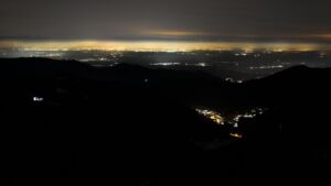 Dieses Bild zeigt eine Webcam-Aufnahme vom Achertal, aufgenommen am Sonntag, den 23.11.2025 um 05:50 Uhr. Die Temperatur betrug -3.9°C.