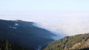 Dieses Bild zeigt eine Webcam-Aufnahme vom Achertal, aufgenommen am Sonntag, den 18.01.2026 um 10:10 Uhr. Die Temperatur betrug 7.5°C.