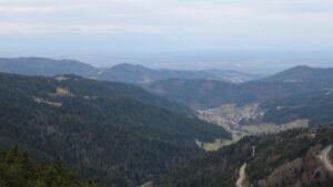 Dieses Bild zeigt eine Webcam-Aufnahme vom Achertal, aufgenommen am Mittwoch, den 10.12.2025 um 09:00 Uhr. Die Temperatur betrug 6.9°C.