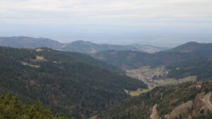 Dieses Bild zeigt eine Webcam-Aufnahme vom Achertal, aufgenommen am Freitag, den 19.12.2025 um 14:10 Uhr. Die Temperatur betrug 7.5°C.