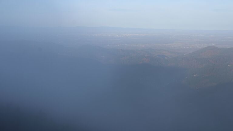 Dieses Bild zeigt eine Webcam-Aufnahme vom Achertal, aufgenommen am Mittwoch, den 29.10.2025 um 08:10 Uhr. Die Temperatur betrug 5.4°C.