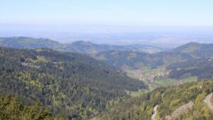 Dieses Bild zeigt eine Webcam-Aufnahme vom Achertal, aufgenommen am Freitag, den 24.04.2026 um 10:50 Uhr. Die Temperatur betrug 14°C.