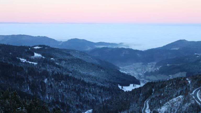 Dieses Bild zeigt eine Webcam-Aufnahme vom Achertal, aufgenommen am Samstag, den 22.11.2025 um 07:50 Uhr. Die Temperatur betrug -5.1°C.