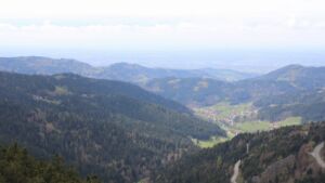 Dieses Bild zeigt eine Webcam-Aufnahme vom Achertal, aufgenommen am Donnerstag, den 16.04.2026 um 14:30 Uhr. Die Temperatur betrug 11.8°C.