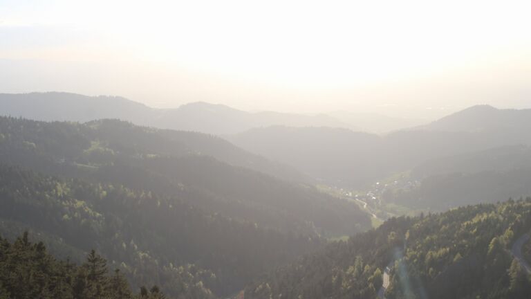 Dieses Bild zeigt eine Webcam-Aufnahme vom Achertal, aufgenommen am Montag, den 20.04.2026 um 19:30 Uhr. Die Temperatur betrug 6.4°C.