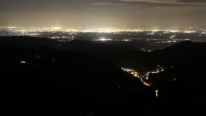 Dieses Bild zeigt eine Webcam-Aufnahme vom Achertal, aufgenommen am Freitag, den 16.01.2026 um 06:10 Uhr. Die Temperatur betrug 4.9°C.