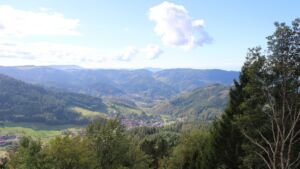 Dieses Bild zeigt eine Webcam-Aufnahme vom Achertal, aufgenommen am Montag, den 12.10.2026 um 12:50 Uhr. Die Temperatur betrug 15.9°C.