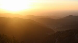 Dieses Bild zeigt eine Webcam-Aufnahme vom Achertal, aufgenommen am Donnerstag, den 12.03.2026 um 18:10 Uhr. Die Temperatur betrug 5.1°C.