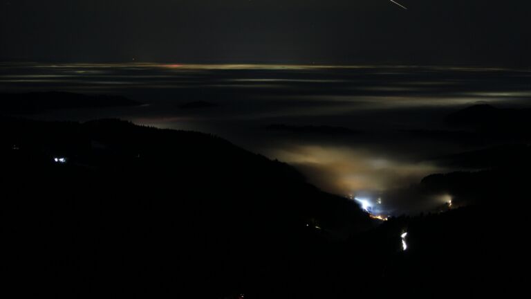 Dieses Bild zeigt eine Webcam-Aufnahme vom Achertal, aufgenommen am Montag, den 19.01.2026 um 21:00 Uhr. Die Temperatur betrug 6.2°C.