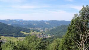 Dieses Bild zeigt eine Webcam-Aufnahme vom Achertal, aufgenommen am Samstag, den 11.07.2026 um 11:40 Uhr. Die Temperatur betrug 27.3°C.