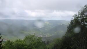Dieses Bild zeigt eine Webcam-Aufnahme vom Achertal, aufgenommen am Dienstag, den 12.05.2026 um 09:50 Uhr. Die Temperatur betrug 2.1°C.