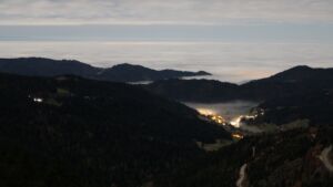 Dieses Bild zeigt eine Webcam-Aufnahme vom Achertal, aufgenommen am Samstag, den 08.11.2025 um 04:00 Uhr. Die Temperatur betrug 6.3°C.