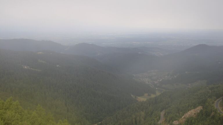 Dieses Bild zeigt eine Webcam-Aufnahme vom Achertal, aufgenommen am Mittwoch, den 16.07.2025 um 07:50 Uhr. Die Temperatur betrug 12.1°C.