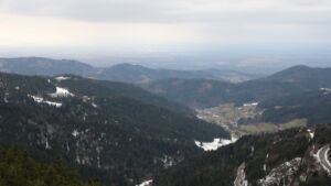 Dieses Bild zeigt eine Webcam-Aufnahme vom Achertal, aufgenommen am Mittwoch, den 14.01.2026 um 15:30 Uhr. Die Temperatur betrug 5.4°C.