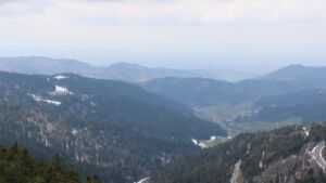 Dieses Bild zeigt eine Webcam-Aufnahme vom Achertal, aufgenommen am Freitag, den 03.04.2026 um 13:30 Uhr. Die Temperatur betrug 6.2°C.