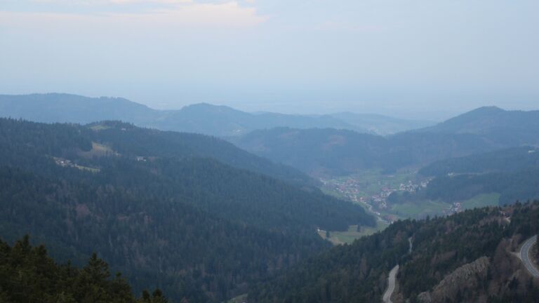 Dieses Bild zeigt eine Webcam-Aufnahme vom Achertal, aufgenommen am Samstag, den 21.03.2026 um 07:00 Uhr. Die Temperatur betrug 4.1°C.