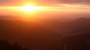 Dieses Bild zeigt eine Webcam-Aufnahme vom Achertal, aufgenommen am Dienstag, den 17.03.2026 um 18:30 Uhr. Die Temperatur betrug 3.1°C.