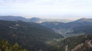 Dieses Bild zeigt eine Webcam-Aufnahme vom Achertal, aufgenommen am Montag, den 06.04.2026 um 08:20 Uhr. Die Temperatur betrug 6.8°C.