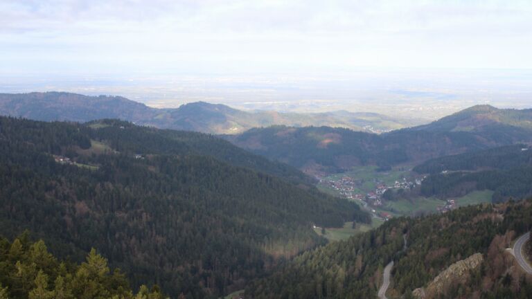 Dieses Bild zeigt eine Webcam-Aufnahme vom Achertal, aufgenommen am Montag, den 06.04.2026 um 08:20 Uhr. Die Temperatur betrug 6.8°C.