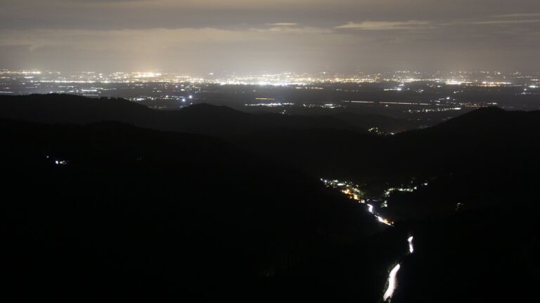 Dieses Bild zeigt eine Webcam-Aufnahme vom Achertal, aufgenommen am Mittwoch, den 17.09.2025 um 05:40 Uhr. Die Temperatur betrug 7.6°C.