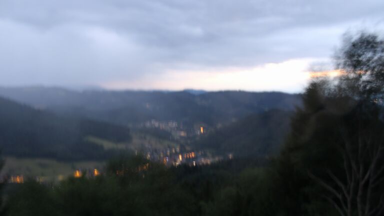 Dieses Bild zeigt eine Webcam-Aufnahme vom Achertal, aufgenommen am Sonntag, den 26.07.2026 um 21:40 Uhr. Die Temperatur betrug 18.1°C.