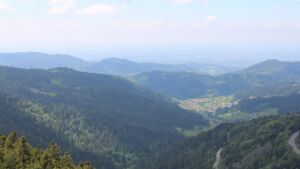 Dieses Bild zeigt eine Webcam-Aufnahme vom Achertal, aufgenommen am Freitag, den 08.05.2026 um 14:40 Uhr. Die Temperatur betrug 12.6°C.