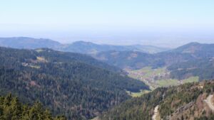 Dieses Bild zeigt eine Webcam-Aufnahme vom Achertal, aufgenommen am Mittwoch, den 08.04.2026 um 14:00 Uhr. Die Temperatur betrug 16.3°C.