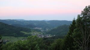 Dieses Bild zeigt eine Webcam-Aufnahme vom Achertal, aufgenommen am Samstag, den 23.05.2026 um 05:30 Uhr. Die Temperatur betrug 18.5°C.