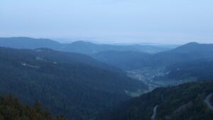 Dieses Bild zeigt eine Webcam-Aufnahme vom Achertal, aufgenommen am Freitag, den 08.05.2026 um 05:30 Uhr. Die Temperatur betrug 5.1°C.