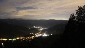 Dieses Bild zeigt eine Webcam-Aufnahme vom Achertal, aufgenommen am Freitag, den 16.10.2026 um 06:30 Uhr. Die Temperatur betrug 13°C.