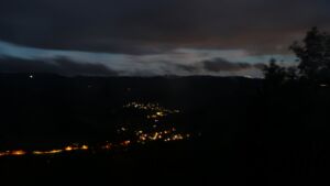 Dieses Bild zeigt eine Webcam-Aufnahme vom Achertal, aufgenommen am Montag, den 31.08.2026 um 05:50 Uhr. Die Temperatur betrug 13.8°C.