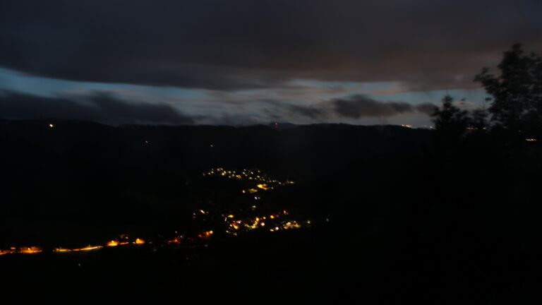 Dieses Bild zeigt eine Webcam-Aufnahme vom Achertal, aufgenommen am Montag, den 31.08.2026 um 05:50 Uhr. Die Temperatur betrug 13.8°C.