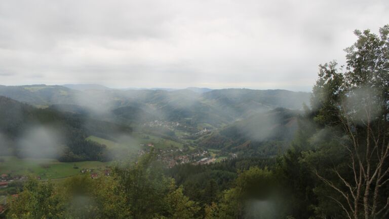 Dieses Bild zeigt eine Webcam-Aufnahme vom Achertal, aufgenommen am Freitag, den 09.10.2026 um 16:50 Uhr. Die Temperatur betrug 7.7°C.