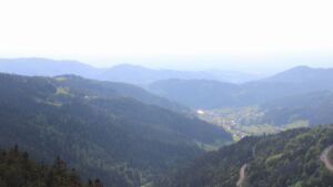 Dieses Bild zeigt eine Webcam-Aufnahme vom Achertal, aufgenommen am Freitag, den 08.05.2026 um 18:00 Uhr. Die Temperatur betrug 13.2°C.