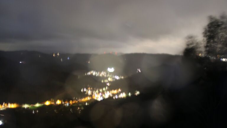 Dieses Bild zeigt eine Webcam-Aufnahme vom Achertal, aufgenommen am Freitag, den 23.10.2026 um 19:50 Uhr. Die Temperatur betrug 7°C.