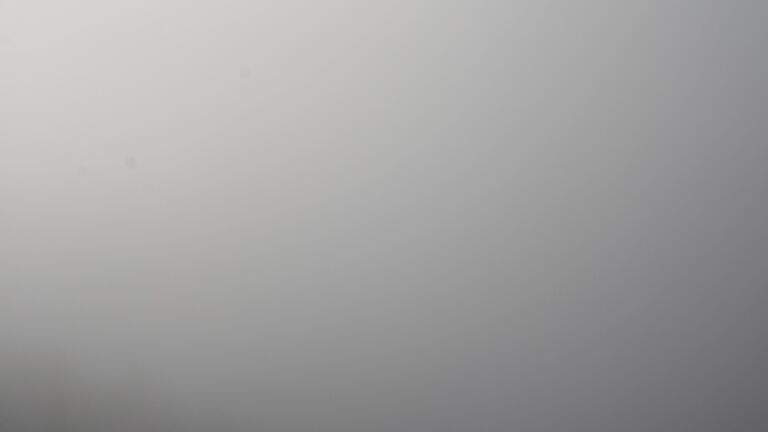 Dieses Bild zeigt eine Webcam-Aufnahme vom Achertal, aufgenommen am Dienstag, den 18.11.2025 um 15:30 Uhr. Die Temperatur betrug 0.6°C.