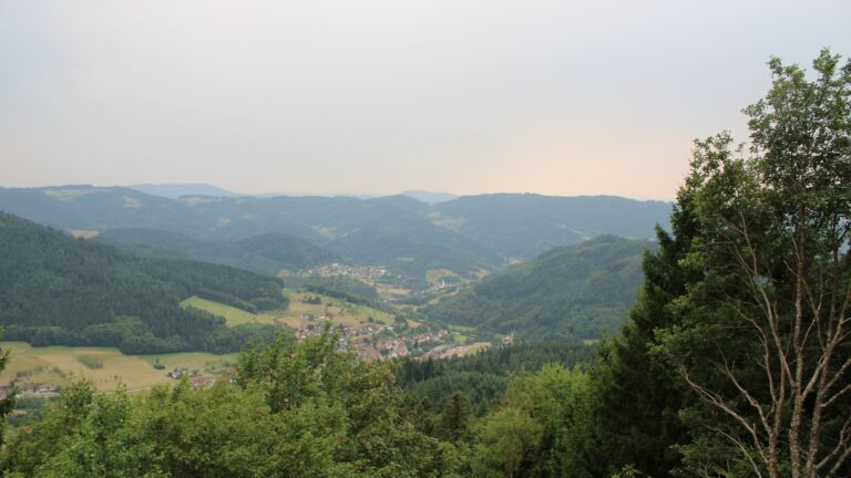 Dieses Bild zeigt eine Webcam-Aufnahme vom Achertal, aufgenommen am Donnerstag, den 30.07.2026 um 17:50 Uhr. Die Temperatur betrug 25.8°C.