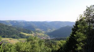 Dieses Bild zeigt eine Webcam-Aufnahme vom Achertal, aufgenommen am Donnerstag, den 28.05.2026 um 19:10 Uhr. Die Temperatur betrug 26°C.