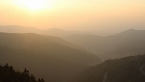 Dieses Bild zeigt eine Webcam-Aufnahme vom Achertal, aufgenommen am Mittwoch, den 18.03.2026 um 18:10 Uhr. Die Temperatur betrug 4.5°C.