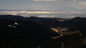 Dieses Bild zeigt eine Webcam-Aufnahme vom Achertal, aufgenommen am Mittwoch, den 04.02.2026 um 03:00 Uhr. Die Temperatur betrug 4.5°C.