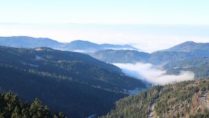 Dieses Bild zeigt eine Webcam-Aufnahme vom Achertal, aufgenommen am Sonntag, den 28.12.2025 um 12:50 Uhr. Die Temperatur betrug 2.2°C.