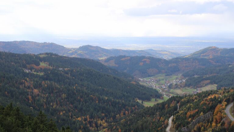 Dieses Bild zeigt eine Webcam-Aufnahme vom Achertal, aufgenommen am Freitag, den 24.10.2025 um 15:40 Uhr. Die Temperatur betrug 2.9°C.